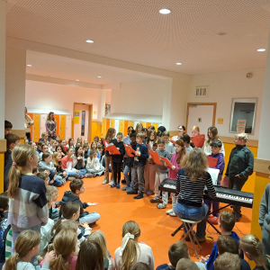 Flursingen der 5a am 3. Adventsmontag (2)