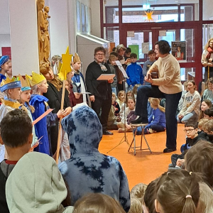 Sternsinger in der Eingangshallejpg