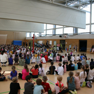 Die Gymnastik-AG wird bestaunt