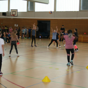 Ball über die Schnur