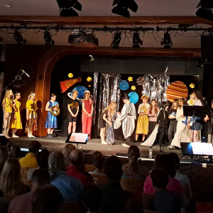 Szene aus dem Musical Das Leben im All