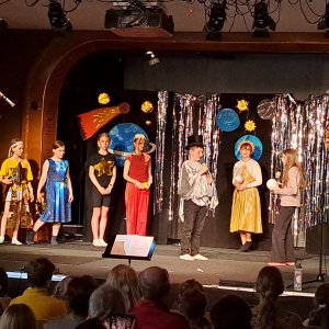 Szene von der Musicalaufführung