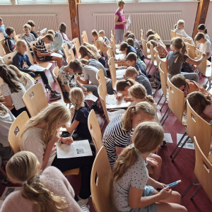 Fleißiges Knobeln beim Quiz